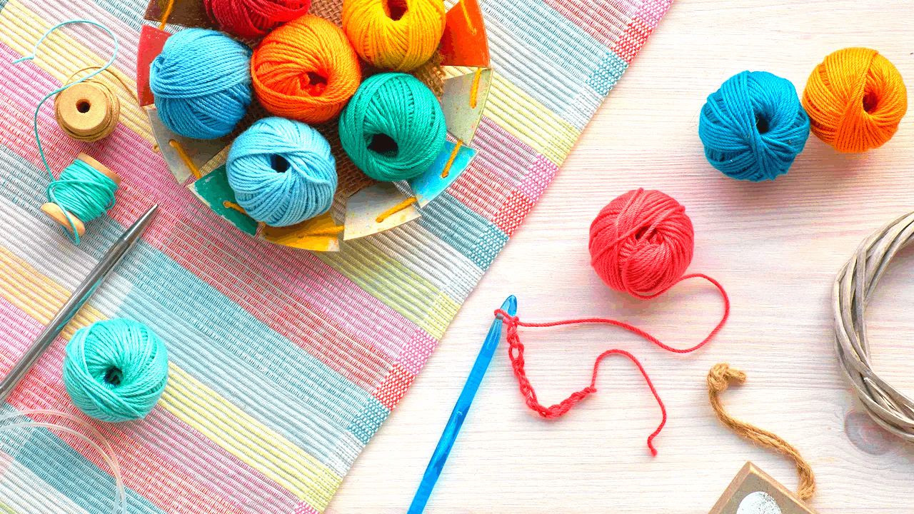 Discover Free Online Courses to Learn to Crochet at Home